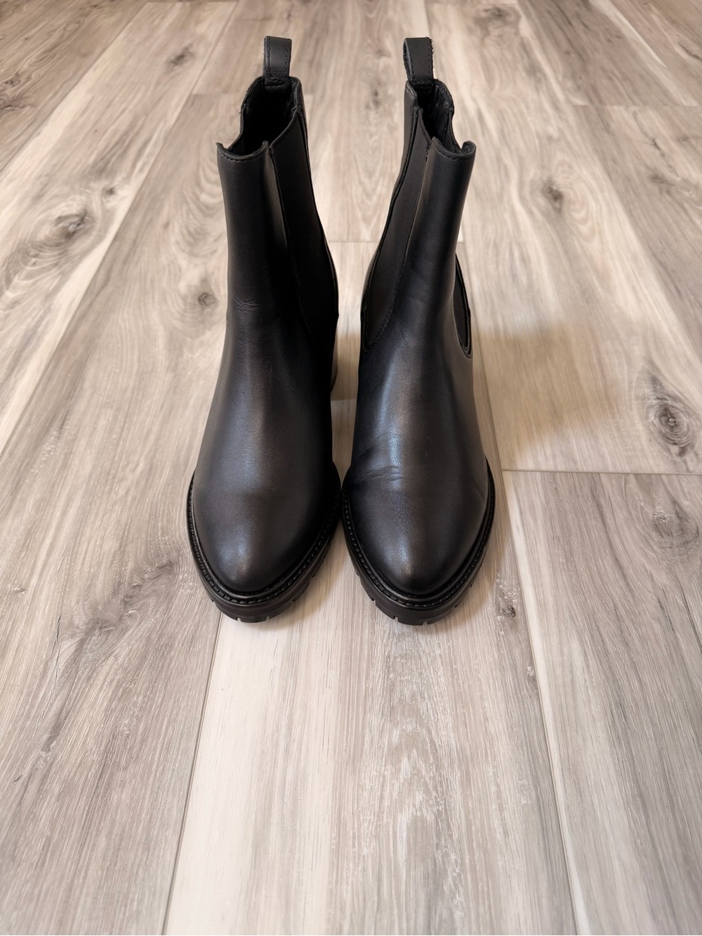 Thursday Knockout Chelsea Boots Black Leather Lug Sole Women’s 9